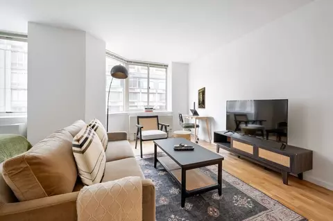 200 E 11th St, New York, NY 10003