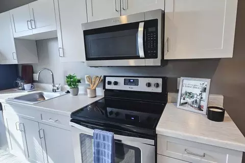 754 Leonard St NW, Grand Rapids, MI 49504