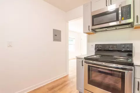 4831 E Burnside St, Portland, OR 97215