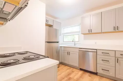 4831 E Burnside St, Portland, OR 97215