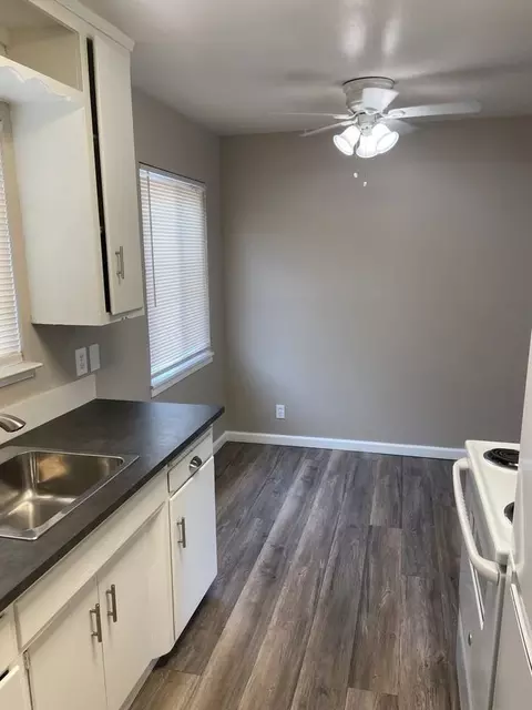 3224 W St, Sacramento, CA 95817
