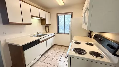 1710 49th St S, Fargo, ND 58103 photo 4