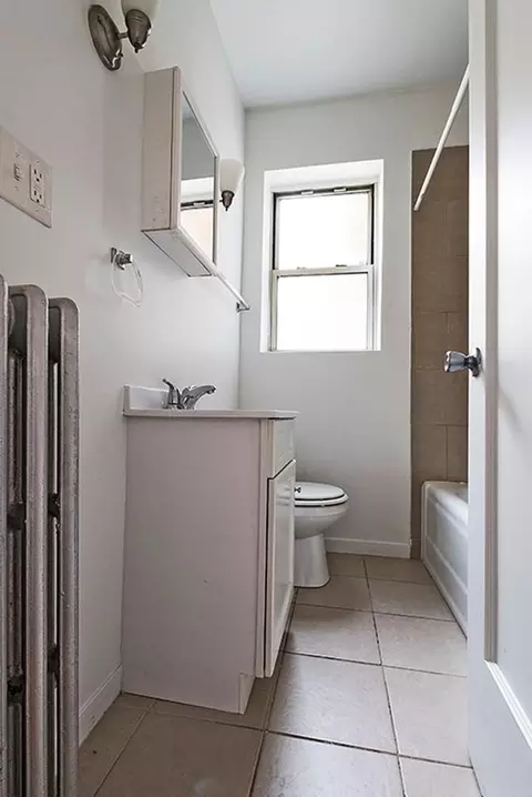 222 E 109th St, Chicago, IL 60628 photo 3