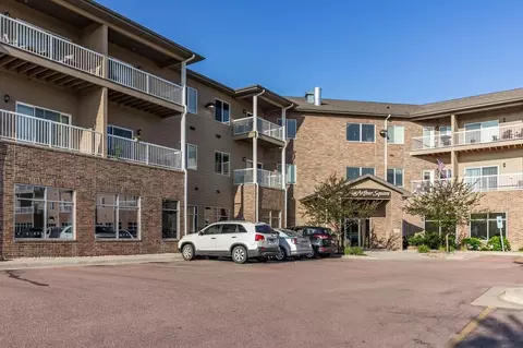 5000 S Mac Arthur Ln, Sioux Falls, SD 57108
