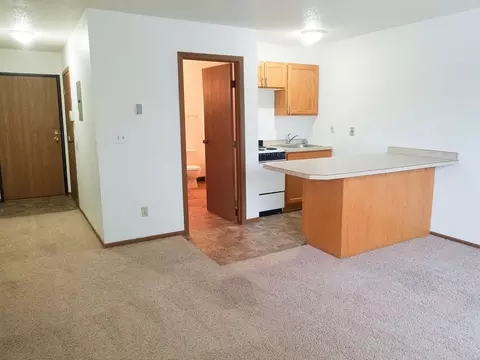 1602 47th St S, Fargo, ND 58103