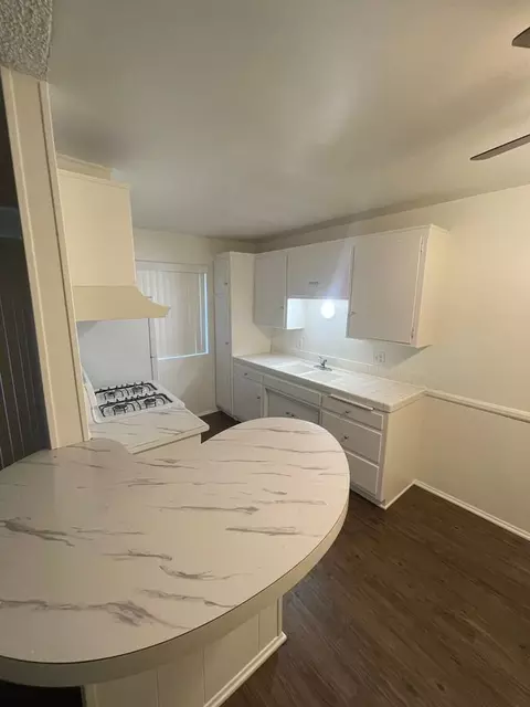 35 Esperanza Ave, Long Beach, CA 90802 photo 2