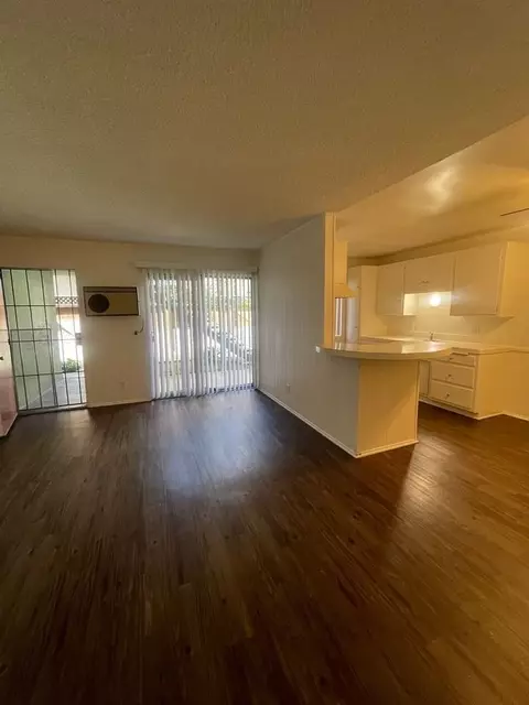 35 Esperanza Ave, Long Beach, CA 90802 photo 3