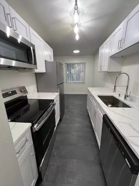 230 14th Ave E, Seattle, WA 98112