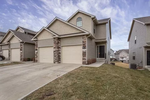 2231 SW Burning Wood Ln, Lees Summit, MO 64082