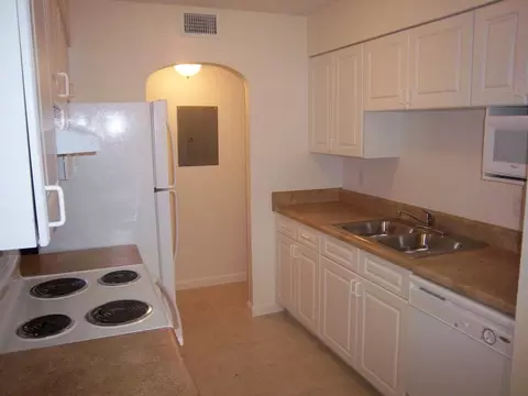 1591 19th Street Ct E, Samoset, FL 34208