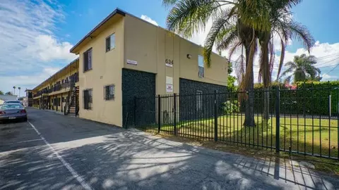 634 W 92nd St, Los Angeles, CA 90044