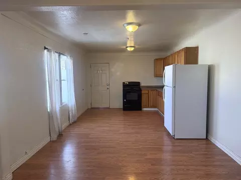 206 Cornell Dr SE, Albuquerque, NM 87106