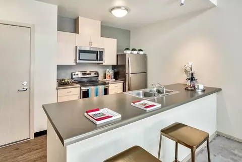 115 Warren Ave N, Seattle, WA 98109 photo 6