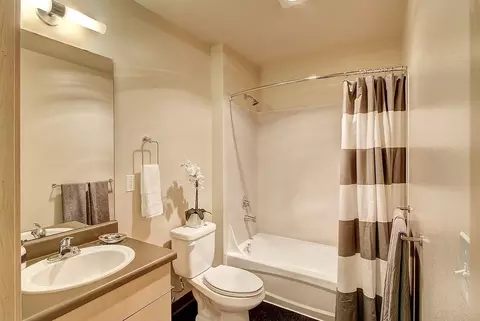 115 Warren Ave N, Seattle, WA 98109 photo 35