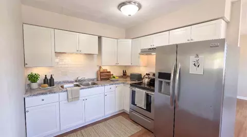 325 Sentinel Dr, Waukesha, WI 53189