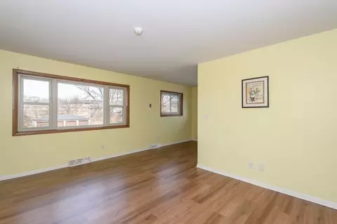 325 Sentinel Dr, Waukesha, WI 53189