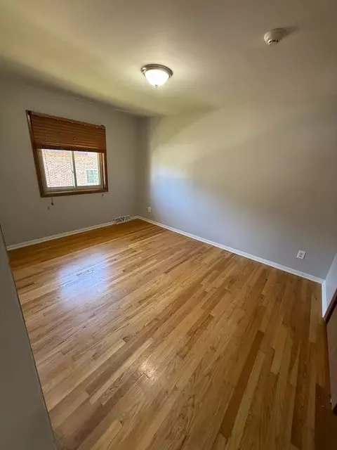 325 Sentinel Dr, Waukesha, WI 53189