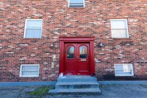 2718 Rockford Ln, Louisville, KY 40216