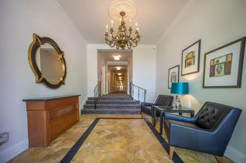 2070 Belmont Rd NW, Washington, DC 20009 photo 27
