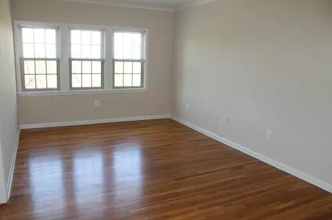 2070 Belmont Rd NW, Washington, DC 20009 photo 3