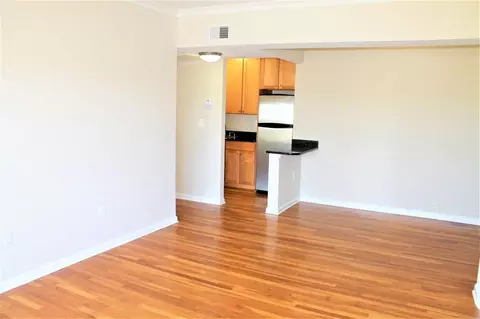 2070 Belmont Rd NW, Washington, DC 20009 photo 3