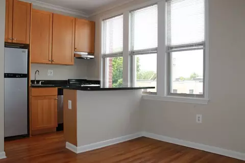2070 Belmont Rd NW, Washington, DC 20009 photo 3