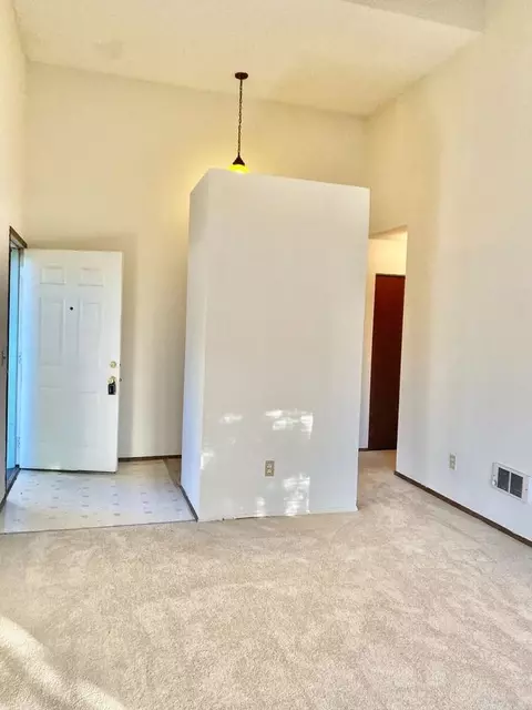 504 156th Ave SE, Bellevue, WA 98007