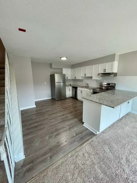 222 Bradley Ave, Waterbury, CT 06708 photo 3