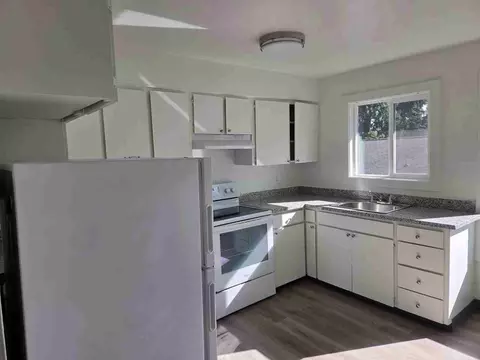 16300 16400 E Burnside St #16300-16300, Portland, OR 97233