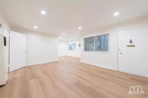 18657 Collins St, Los Angeles, CA 91356