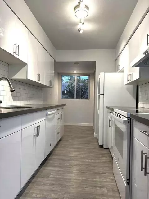 4010 W Lake Sammamish Pkwy NE, Redmond, WA 98052