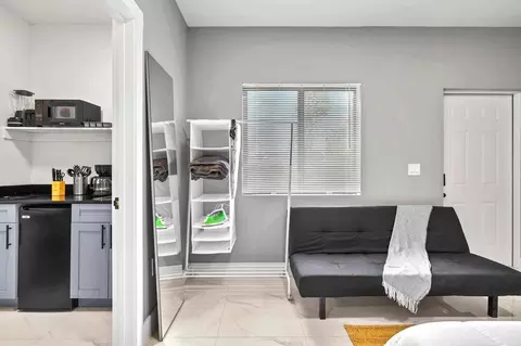 1540 NW 46th St, Miami, FL 33142