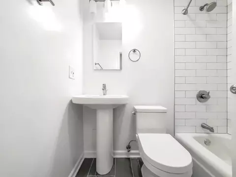 639 W Grace St, Chicago, IL 60613 photo 39
