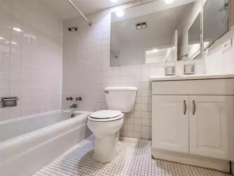 639 W Grace St, Chicago, IL 60613 photo 33