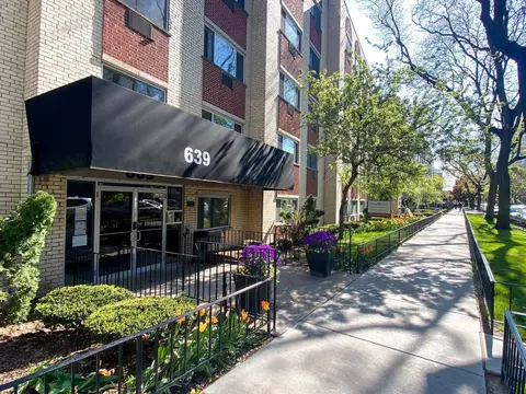 639 W Grace St, Chicago, IL 60613 photo 5