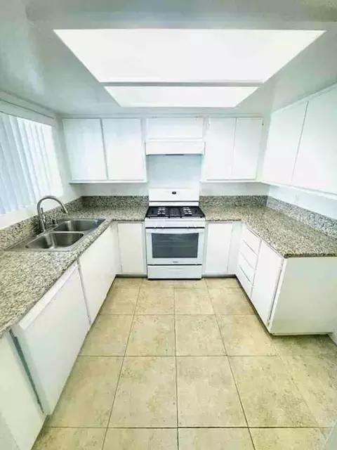 410 Elmwood Ave, Burbank, CA 91501
