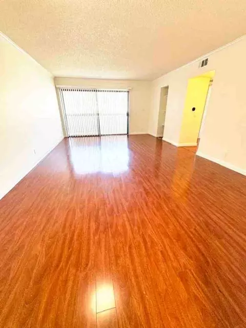 410 Elmwood Ave, Burbank, CA 91501