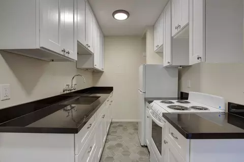 625 4th Ave W, Seattle, WA 98119