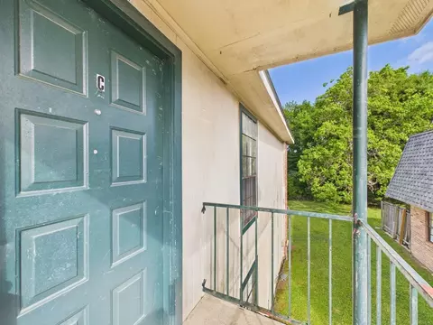 110 Country Ln, Lafayette, LA 70508