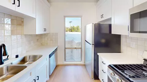 2131 N Cahuenga Blvd, Los Angeles, CA 90068