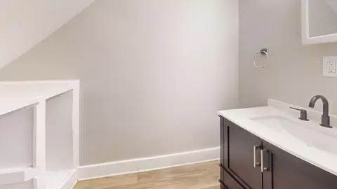 764 Work Dr, Akron, OH 44320