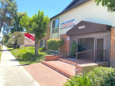 16840 Chatsworth St, Los Angeles, CA 91344
