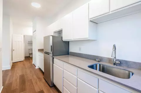 527 Eastlake Ave E, Seattle, WA 98109