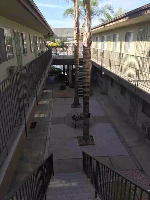 541 N 1st St, El Cajon, CA 92021