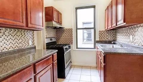 712 W 176th St, New York, NY 10033