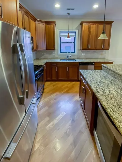 3229 N Kenmore Ave, Chicago, IL 60657