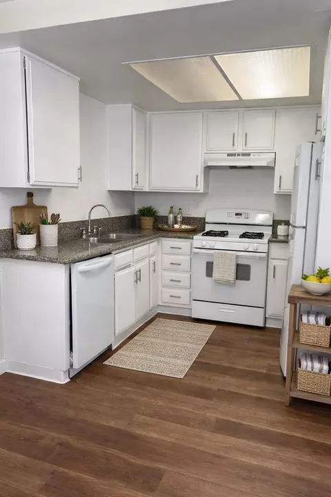 2810 E South St, Long Beach, CA 90805