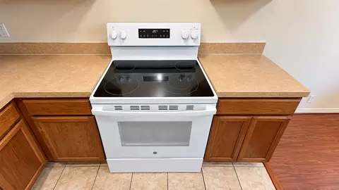 211 Skyway Dr, Euless, TX 76040 photo 9
