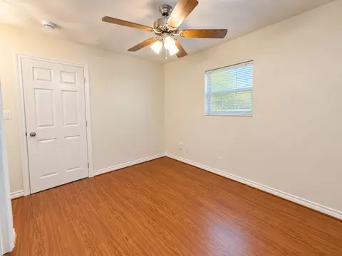 211 Skyway Dr, Euless, TX 76040 photo 12