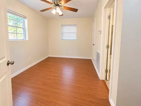 211 Skyway Dr, Euless, TX 76040 photo 15